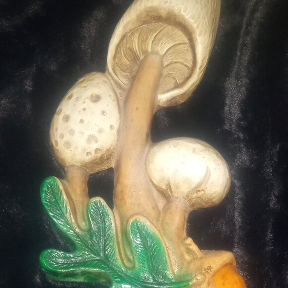 1970's Chalkware Mushroom Plaques - Picture 2 of 10